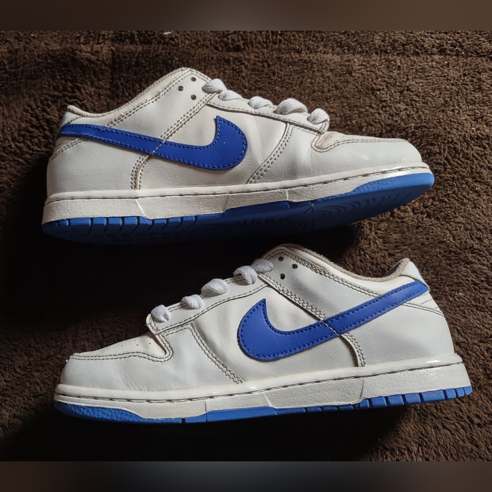 Kids Nike Dunks Low Sneakers In White And Royal Blue Size 2 1/2 (Kids)